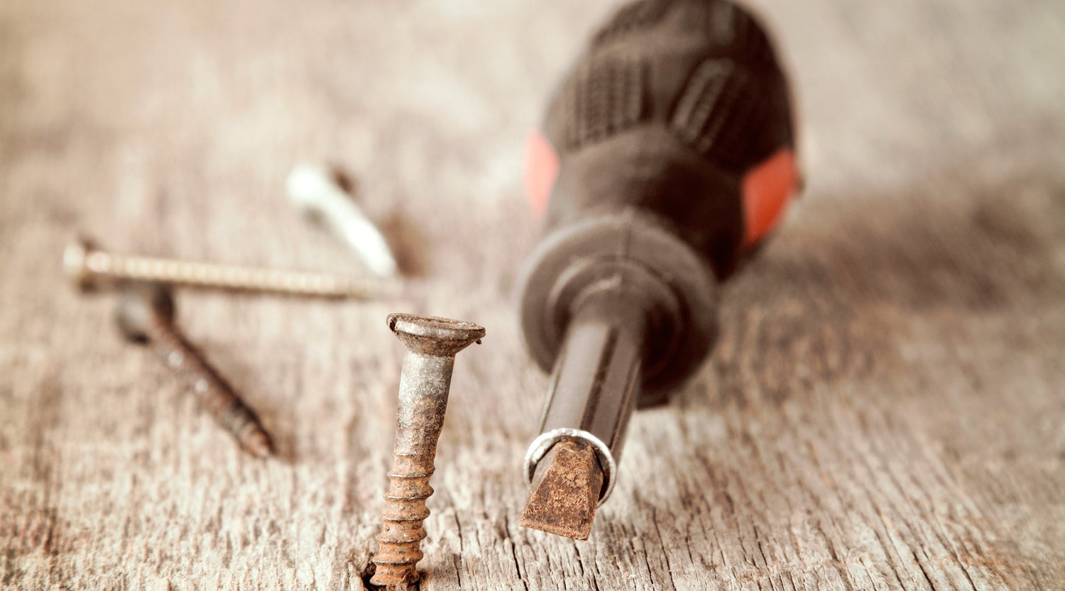 4 differences between an Allen key and a Screwdriver